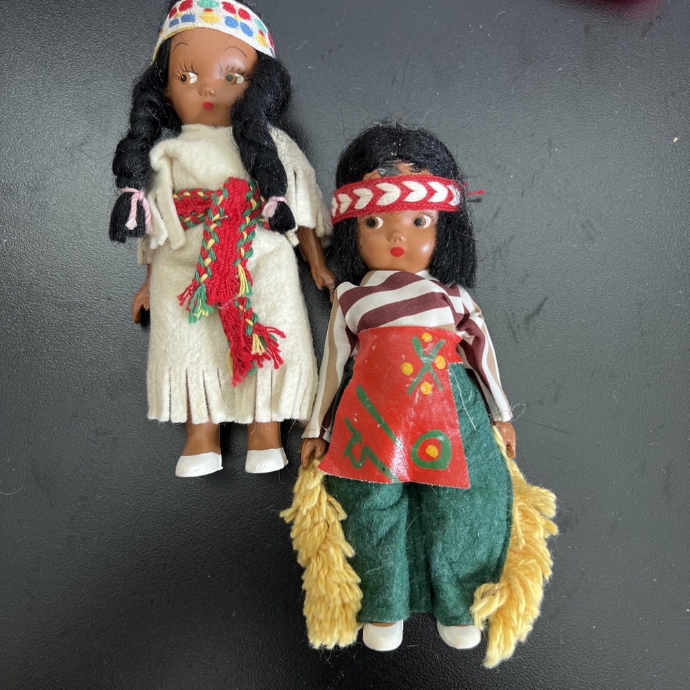 VINTAGE NATIVE AMERICAN  DOLLS Lot Of 2, 6‎ INCH PAIR SLEEP SIDE EYES! souvenir